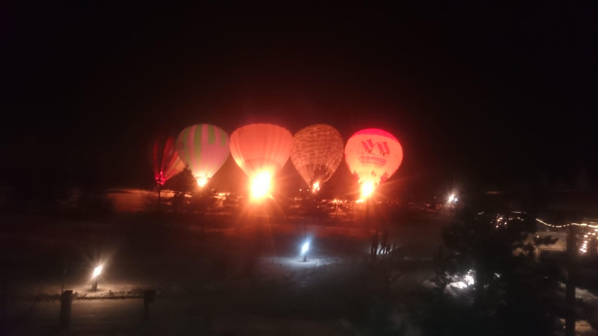 Nočné nafukovanie balónov